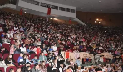 Şırnak’ta ‘Sihirli Dünya’ Çocuk Oyunu Sahnelendi