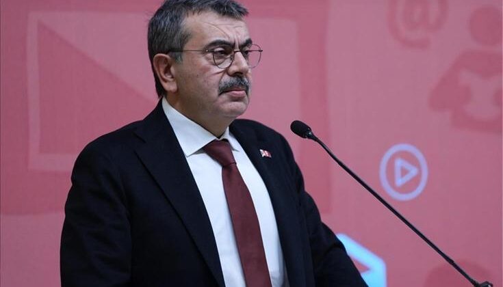 Bakan Tekin çok sert konuştu: Ya kendiniz çözün ya da kapatırız