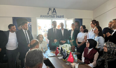 Etimesgut’ta Siyasi Dinamizm: 200 Üye Anahtar Parti’ye Aktı